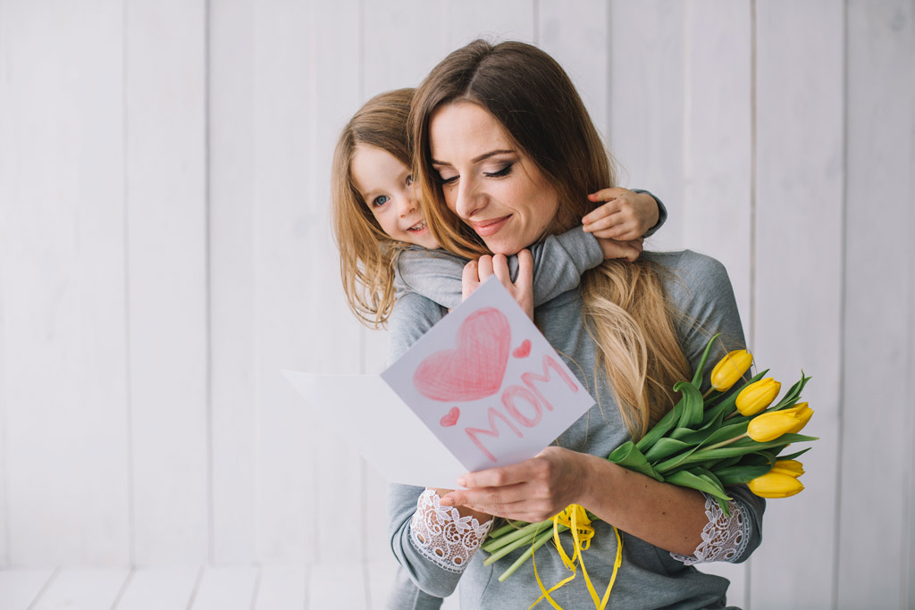 Make your own Mother's Day newspaper - Happiedays