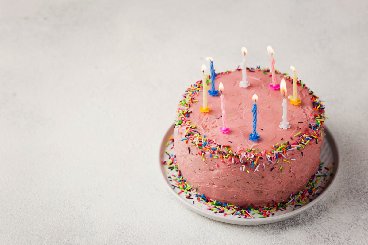 make a personalised birthday newspaper for an original invitation - Happiedays